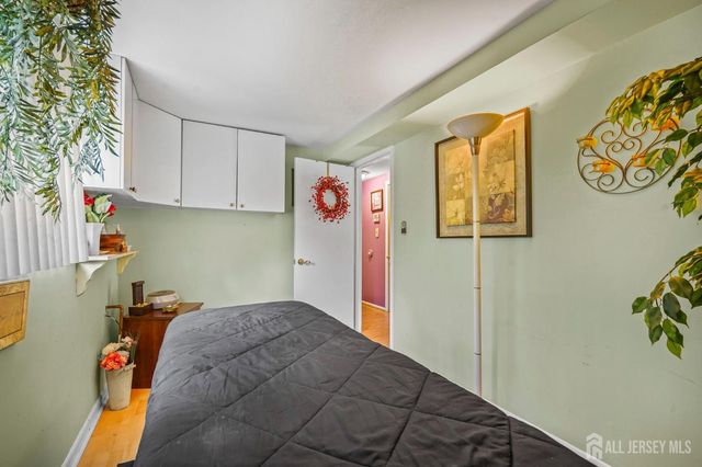 196 Marsh Avenue, Metuchen, NJ 08840