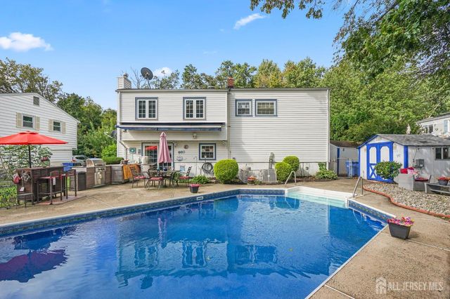 196 Marsh Avenue, Metuchen, NJ 08840