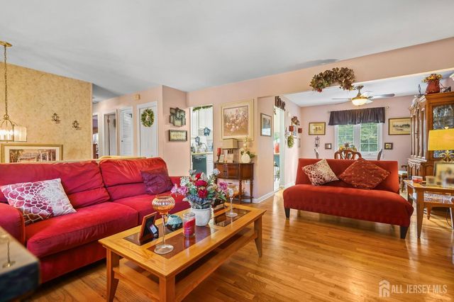 196 Marsh Avenue, Metuchen, NJ 08840