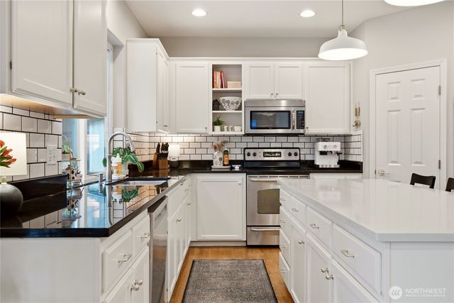 2764 McHugh Avenue, Enumclaw, WA 98022