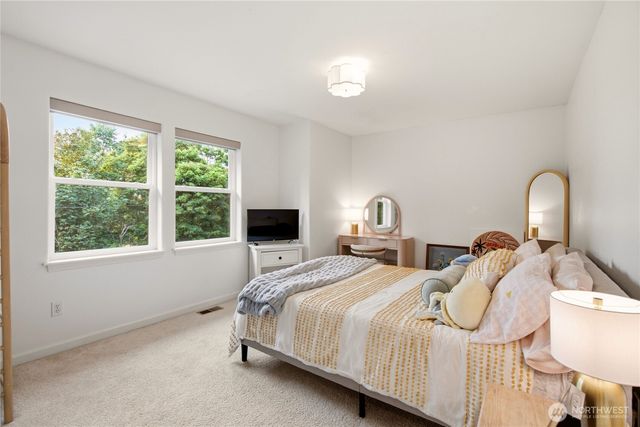 2764 McHugh Avenue, Enumclaw, WA 98022