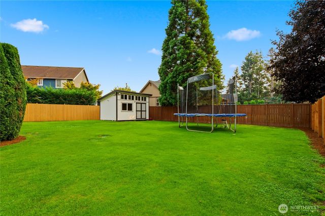2764 McHugh Avenue, Enumclaw, WA 98022
