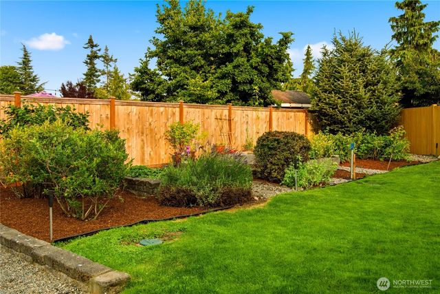 2764 McHugh Avenue, Enumclaw, WA 98022