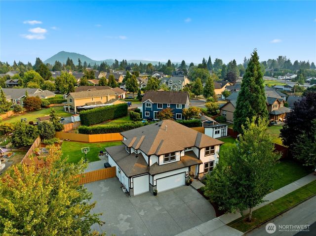 2764 McHugh Avenue, Enumclaw, WA 98022