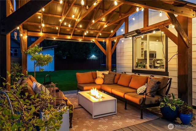 2764 McHugh Avenue, Enumclaw, WA 98022