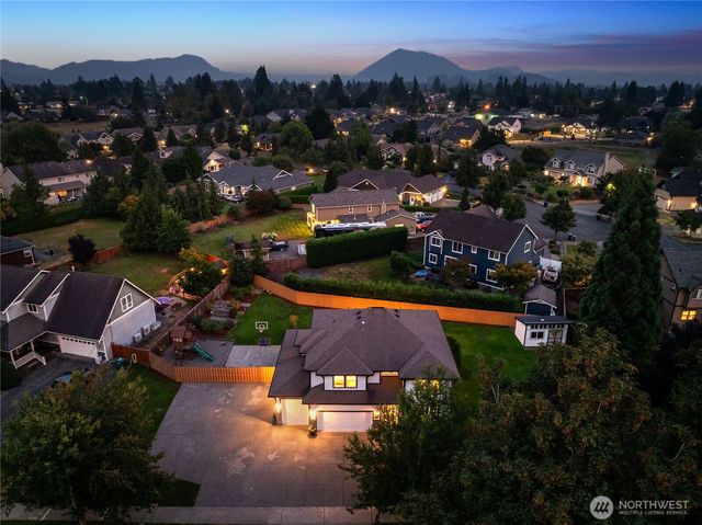 2764 McHugh Avenue, Enumclaw, WA 98022