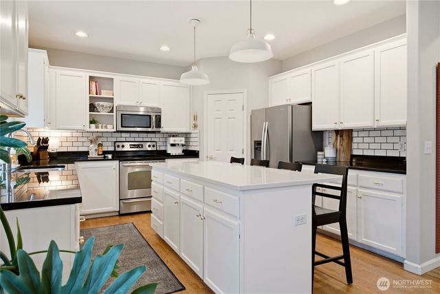 2764 McHugh Avenue, Enumclaw, WA 98022