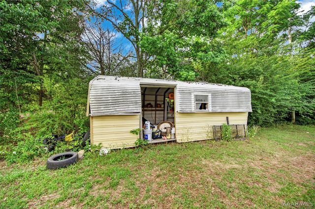 2579 COUNTY RD 85 Road, Deatsville, AL 36022