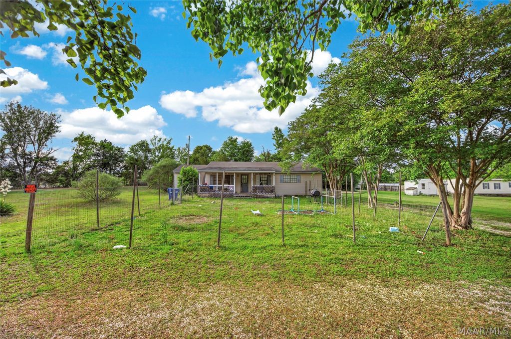 2579 COUNTY RD 85 Road, Deatsville, AL 36022