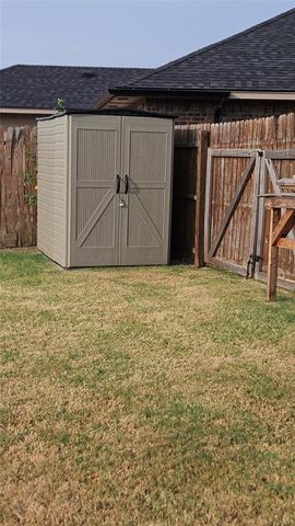 8004 Calm Water Drive, Oklahoma City, OK 73135