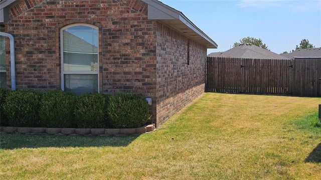 8004 Calm Water Drive, Oklahoma City, OK 73135