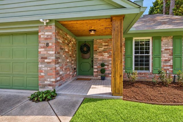 6 Cottage Grove Place, The Woodlands, TX 77381
