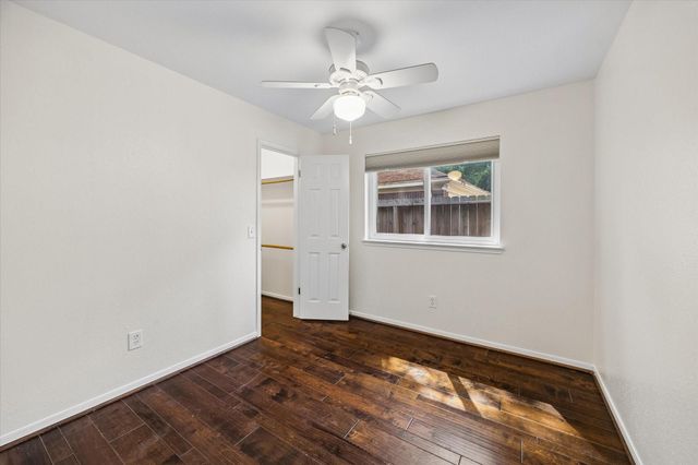 6 Cottage Grove Place, The Woodlands, TX 77381