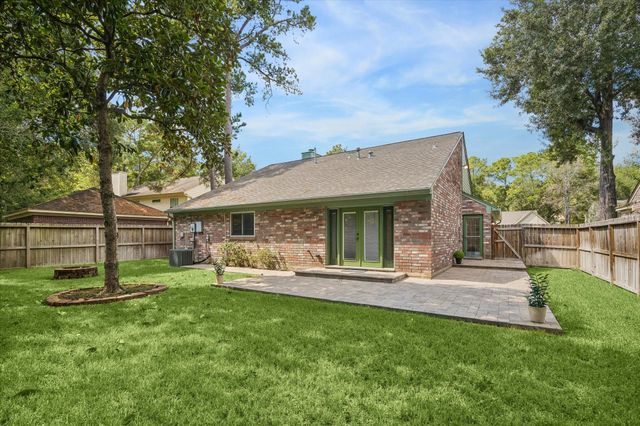 6 Cottage Grove Place, The Woodlands, TX 77381
