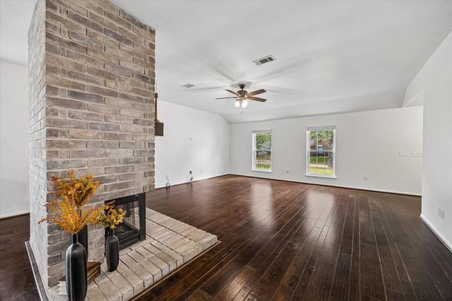6 Cottage Grove Place, The Woodlands, TX 77381
