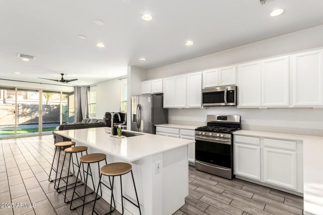 9504 W SELLS Drive, Phoenix, AZ 85037