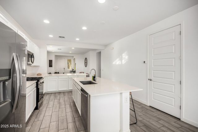 9504 W SELLS Drive, Phoenix, AZ 85037