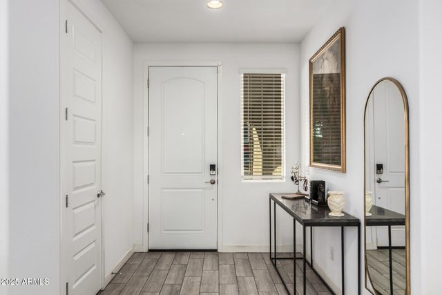 9504 W SELLS Drive, Phoenix, AZ 85037