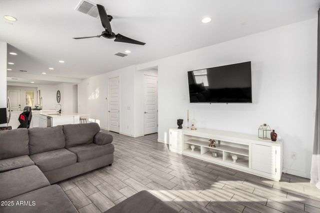 9504 W SELLS Drive, Phoenix, AZ 85037