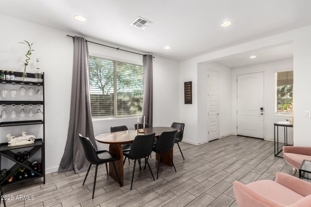 9504 W SELLS Drive, Phoenix, AZ 85037