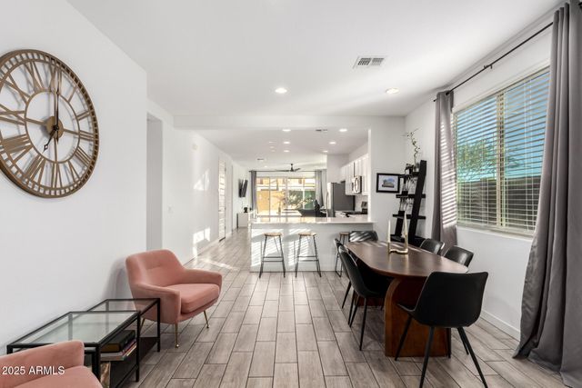 9504 W SELLS Drive, Phoenix, AZ 85037