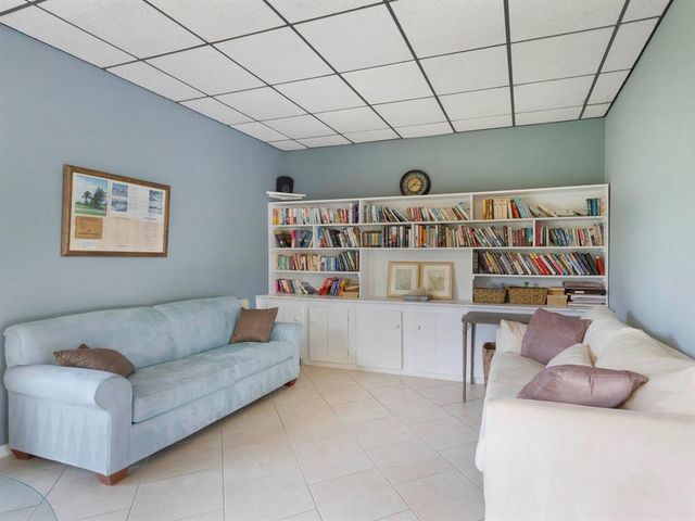143 SE 7th Street, Deerfield Beach, FL 33441