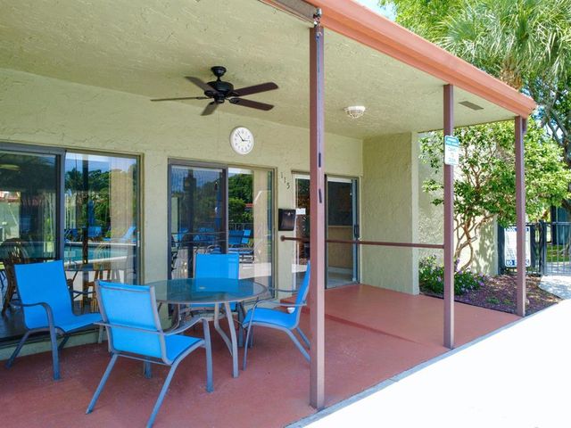 143 SE 7th Street, Deerfield Beach, FL 33441