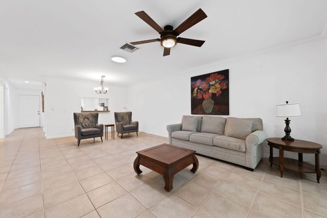 143 SE 7th Street, Deerfield Beach, FL 33441