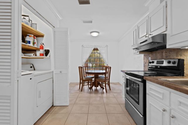 143 SE 7th Street, Deerfield Beach, FL 33441