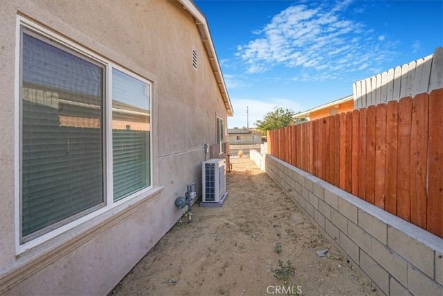 16105 Tawney Ridge Ln, Victorville, CA 92394