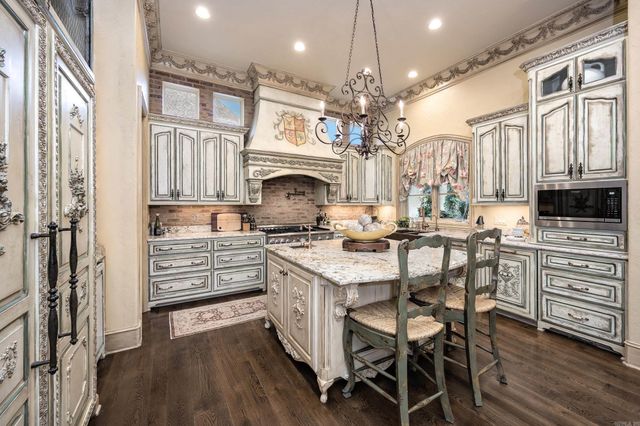 79 Sologne Circle, Little Rock, AR 72223