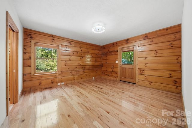 6220 Sunny Drive, Newland, NC 28657