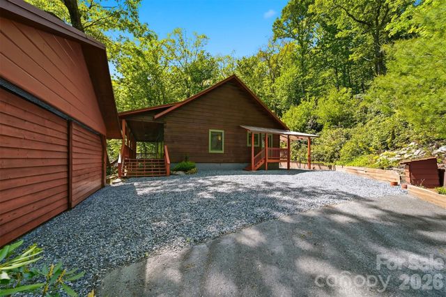 6220 Sunny Drive, Newland, NC 28657