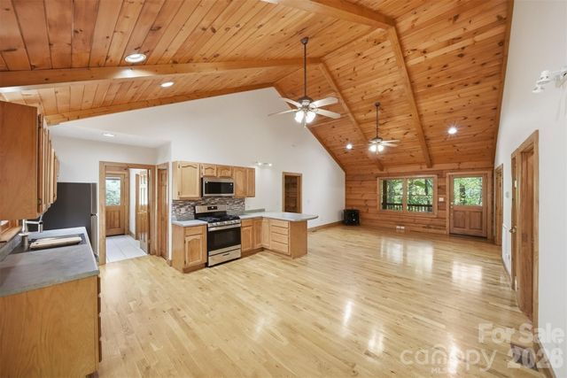 6220 Sunny Drive, Newland, NC 28657