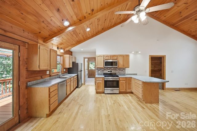 6220 Sunny Drive, Newland, NC 28657