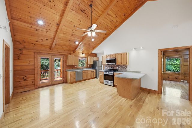 6220 Sunny Drive, Newland, NC 28657
