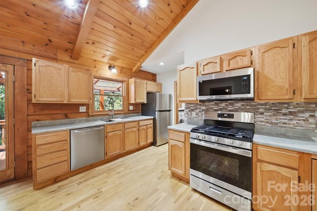 6220 Sunny Drive, Newland, NC 28657