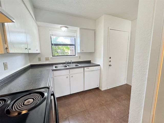 1024 Southmoor Drive 1026, Arlington, TX 76010