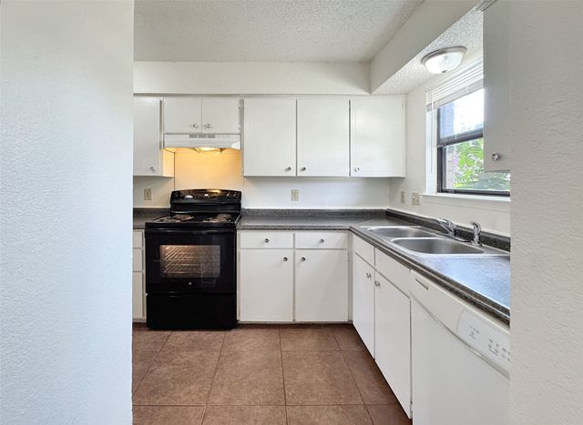 1024 Southmoor Drive 1026, Arlington, TX 76010