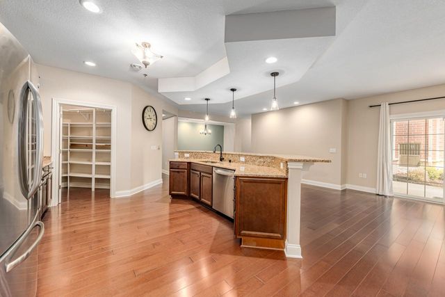 17490 Crest Hill DRIVE #10, Brookfield, WI 53045