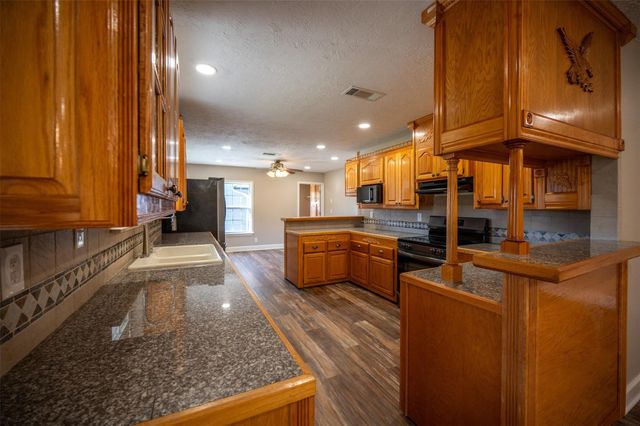 220 County Road 2300, Woodville, TX 75979