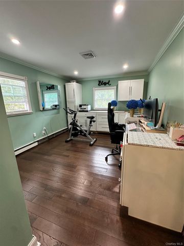 754 Locksley Road, Yorktown Heights, NY 10598