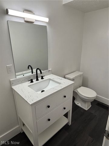 216 Moore Road 3J, Avon Lake, OH 44012