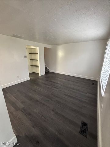 216 Moore Road 3J, Avon Lake, OH 44012