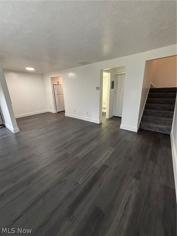 216 Moore Road 3J, Avon Lake, OH 44012