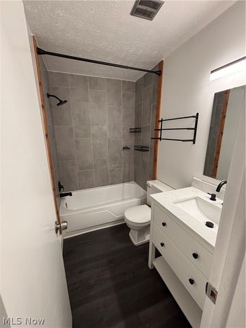 216 Moore Road 3J, Avon Lake, OH 44012