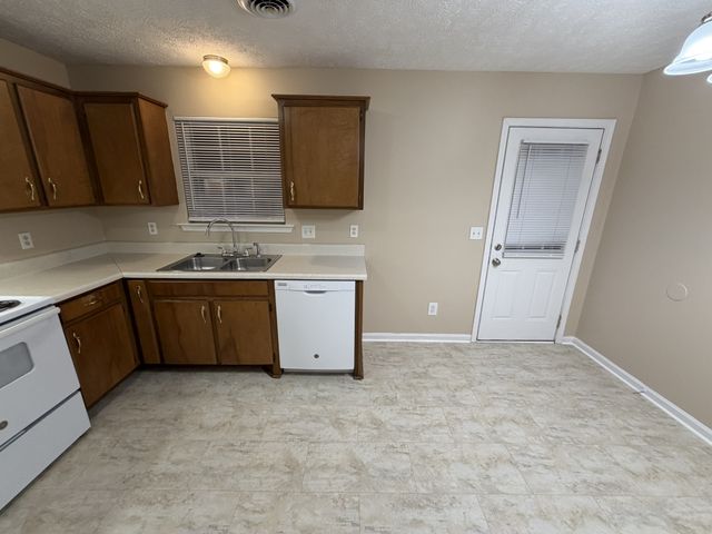1485 Benley St, Murfreesboro, TN 37130