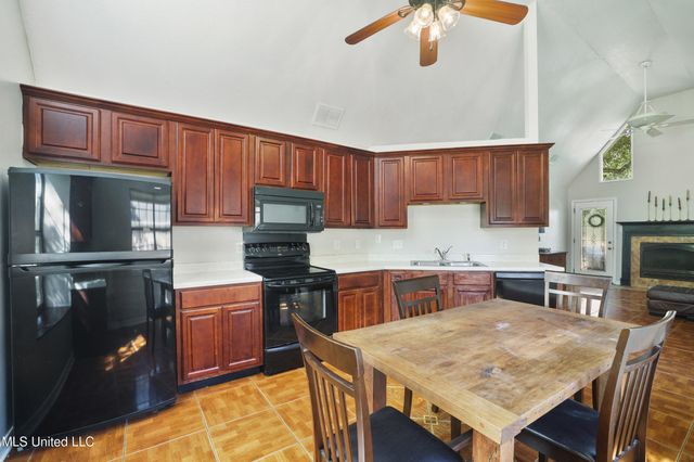 7025 Red Bud Lane, Ocean Springs, MS 39564
