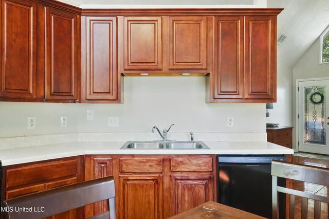 7025 Red Bud Lane, Ocean Springs, MS 39564