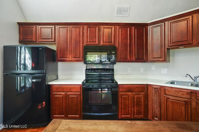 7025 Red Bud Lane, Ocean Springs, MS 39564